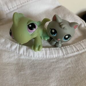 vintage Littlest Pet shop Cute Gray kitten Cat and Green Chameleon Figures